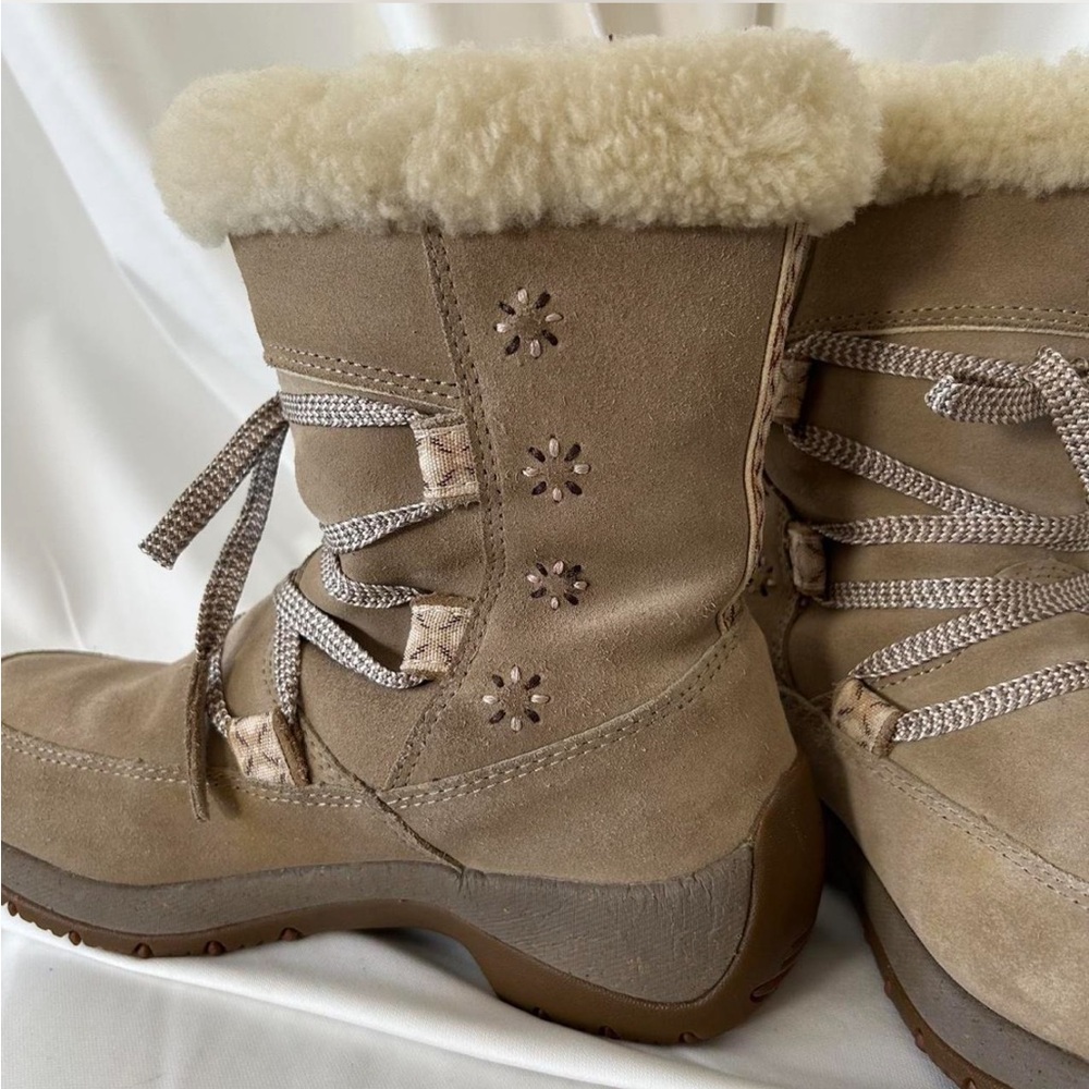 ULU Suluk Women's Waterproof Faux Fur Trim Leather Winter boots size 6. - Picture 7 of 11